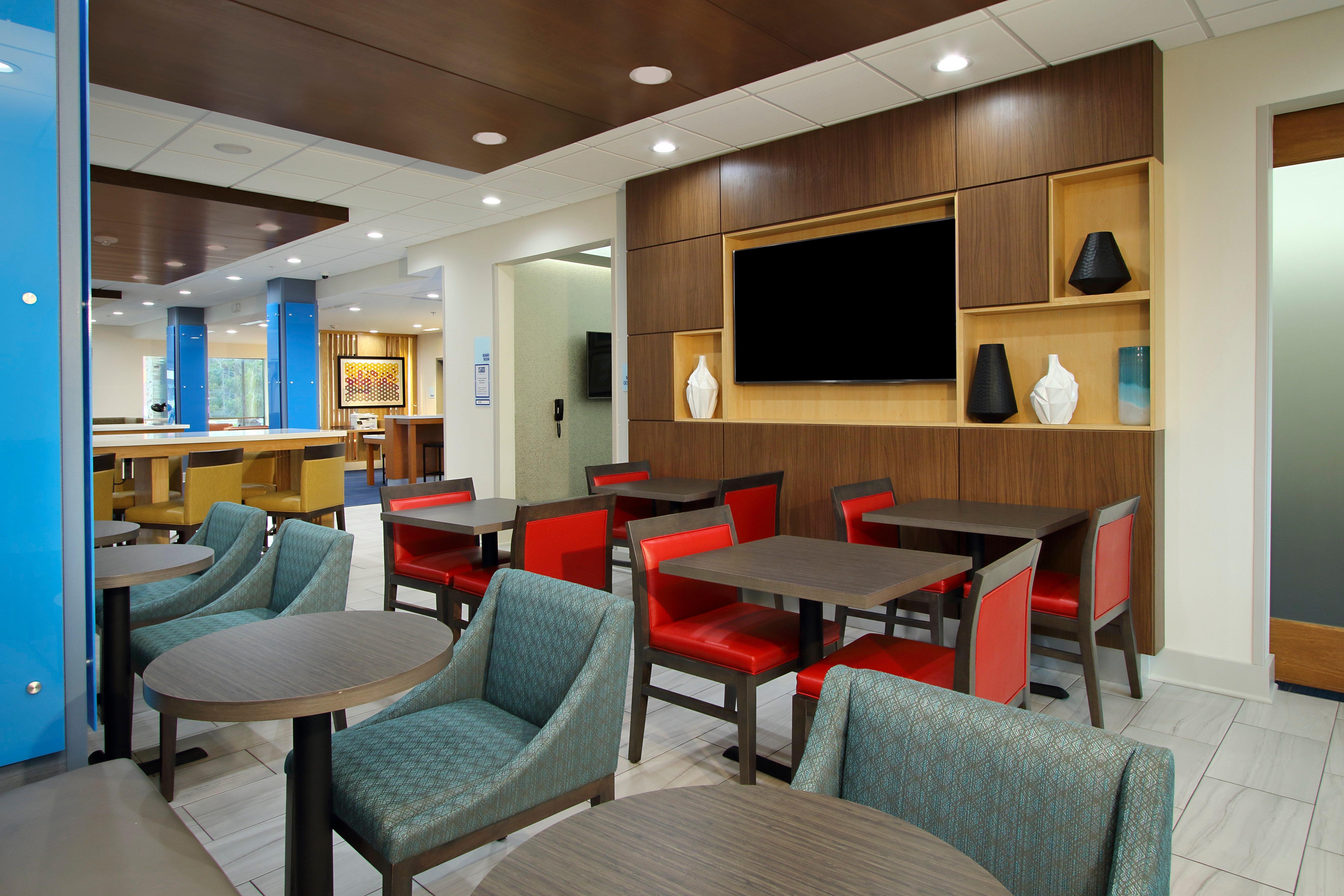 Holiday Inn Express & Suites - Lake Charles South Casino Area By Ihg Exterior foto
